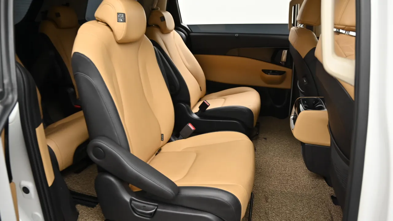 Kia Carnival — miniaturë 12
