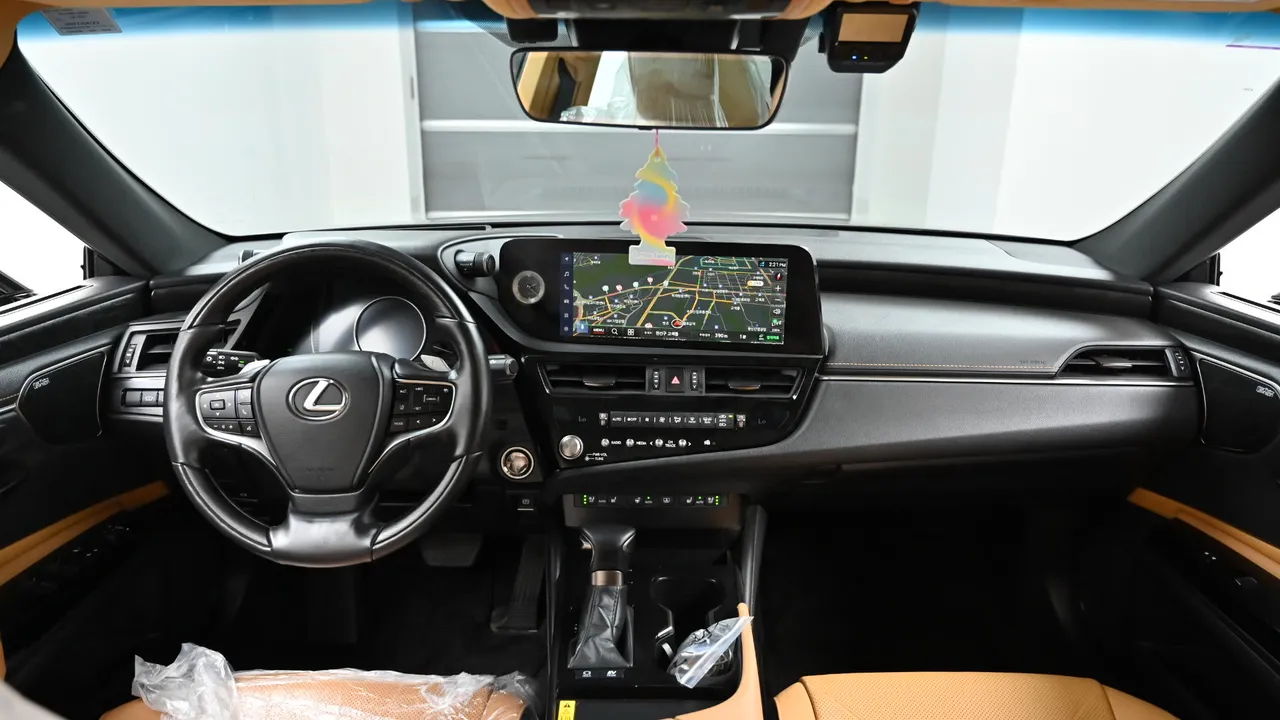 Lexus ES — miniaturë 7