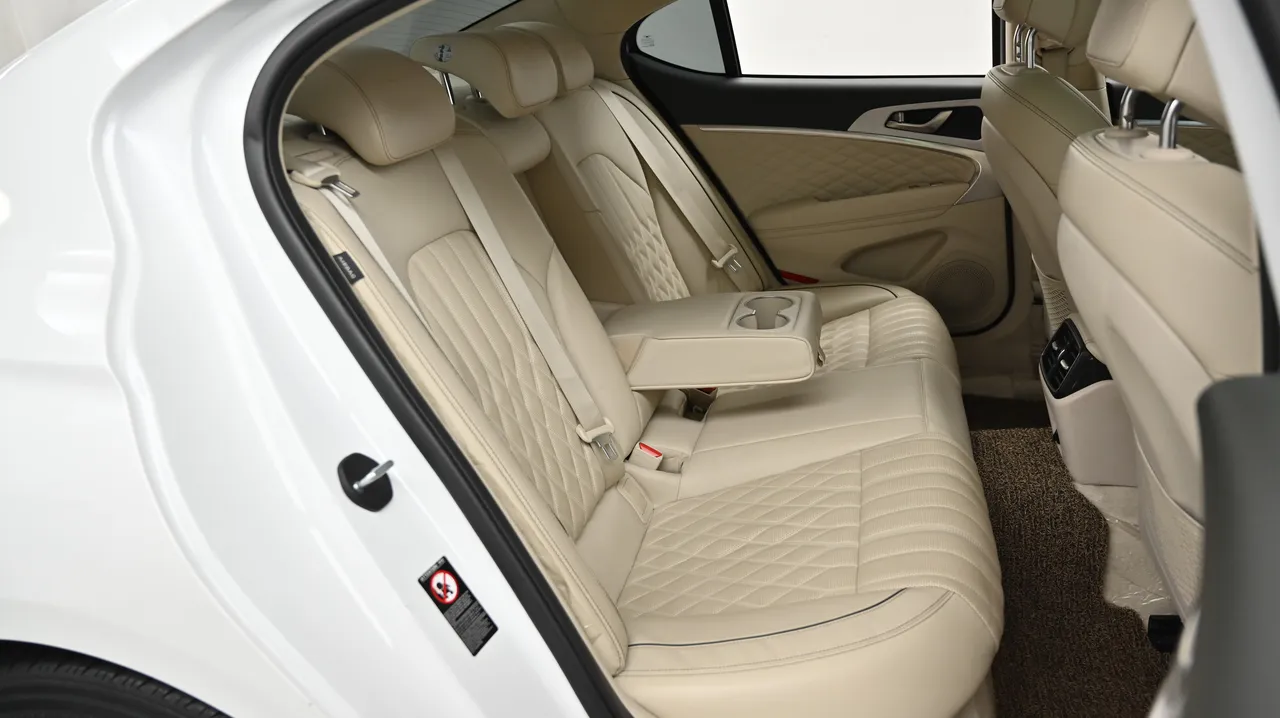 Genesis G70 — miniaturë 12