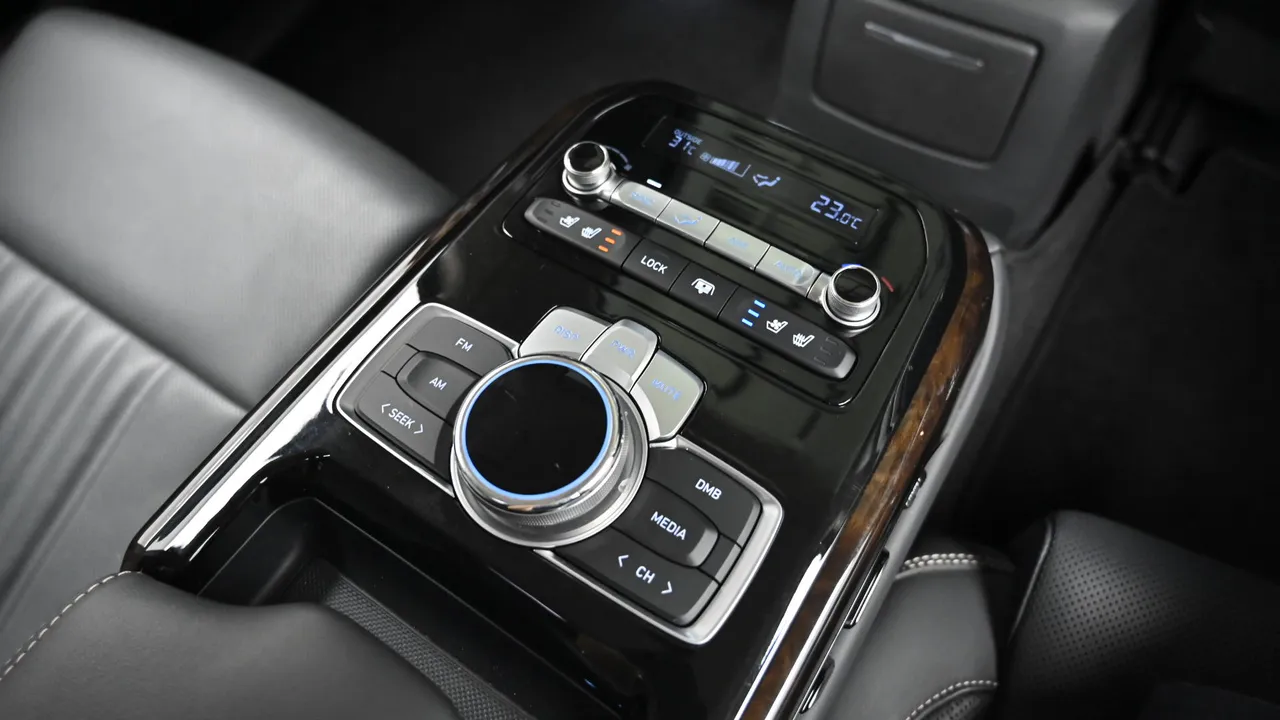 Genesis G90 — miniaturë 16