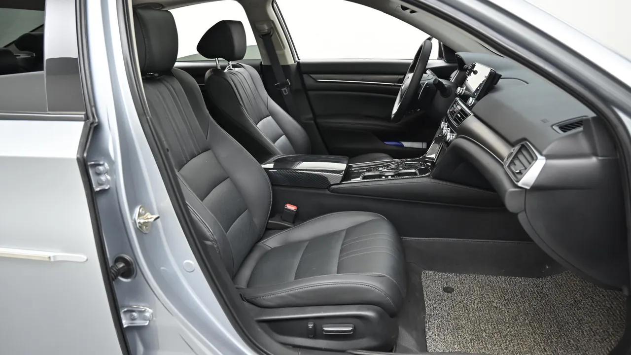 Honda Accord — miniaturë 10