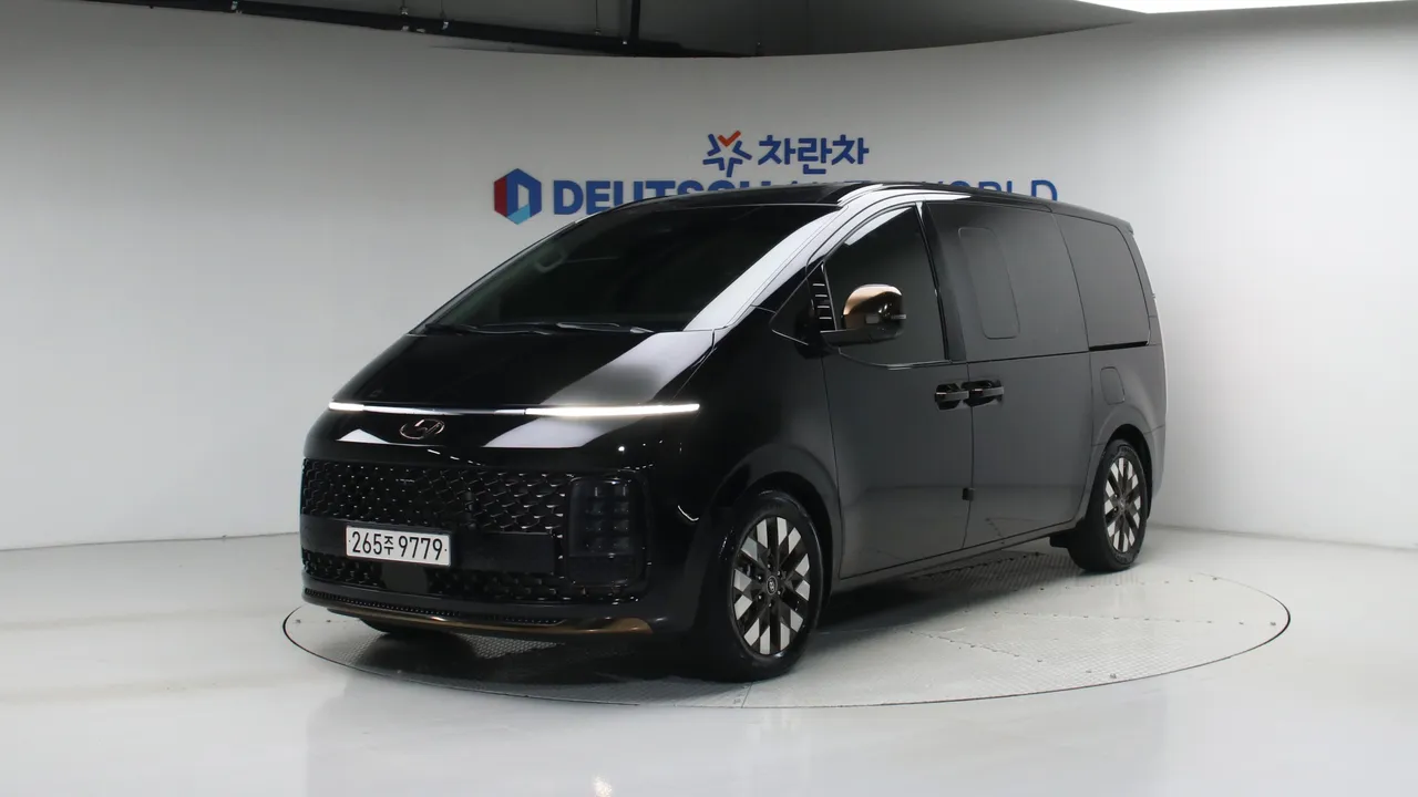Hyundai Staria 2.2 4WD 라운지 9인승 인스퍼레이션 — foto 1