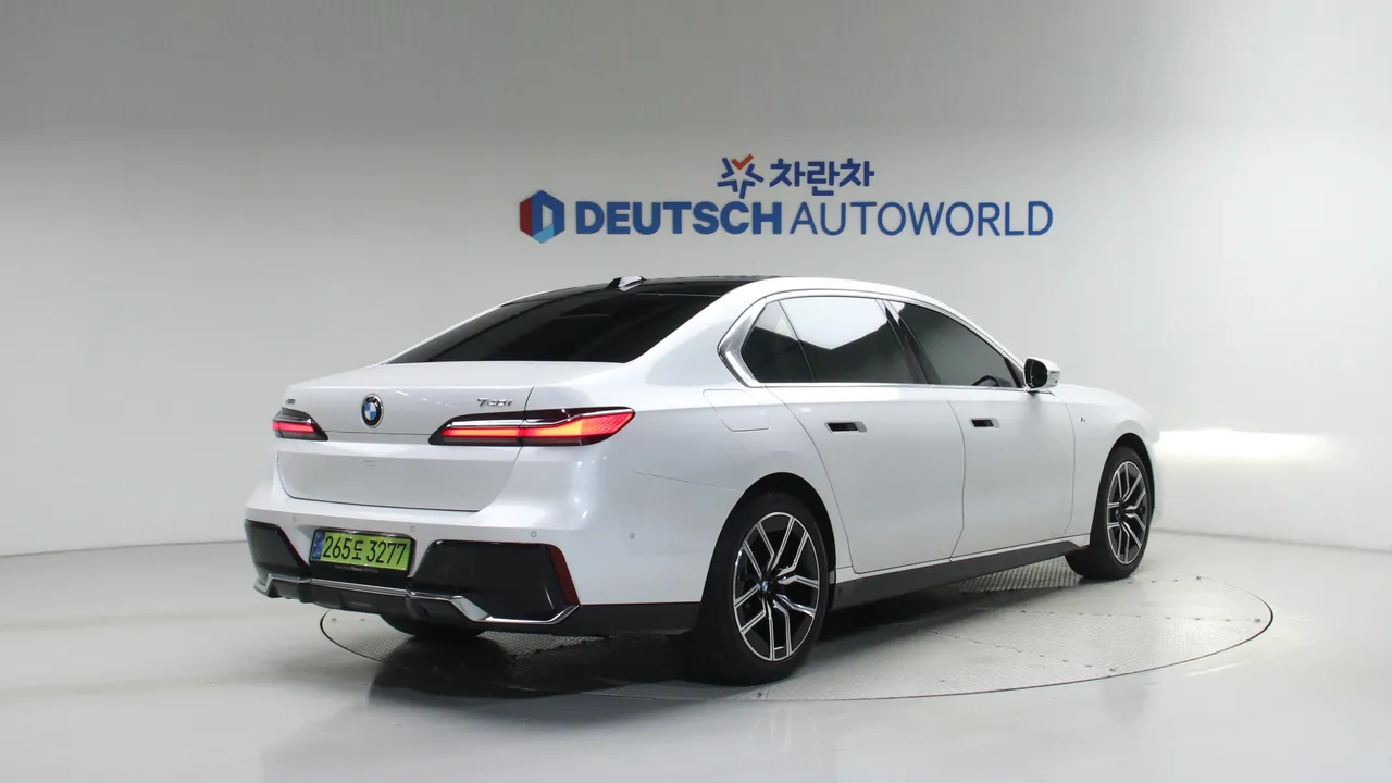BMW 7er — miniaturë 2
