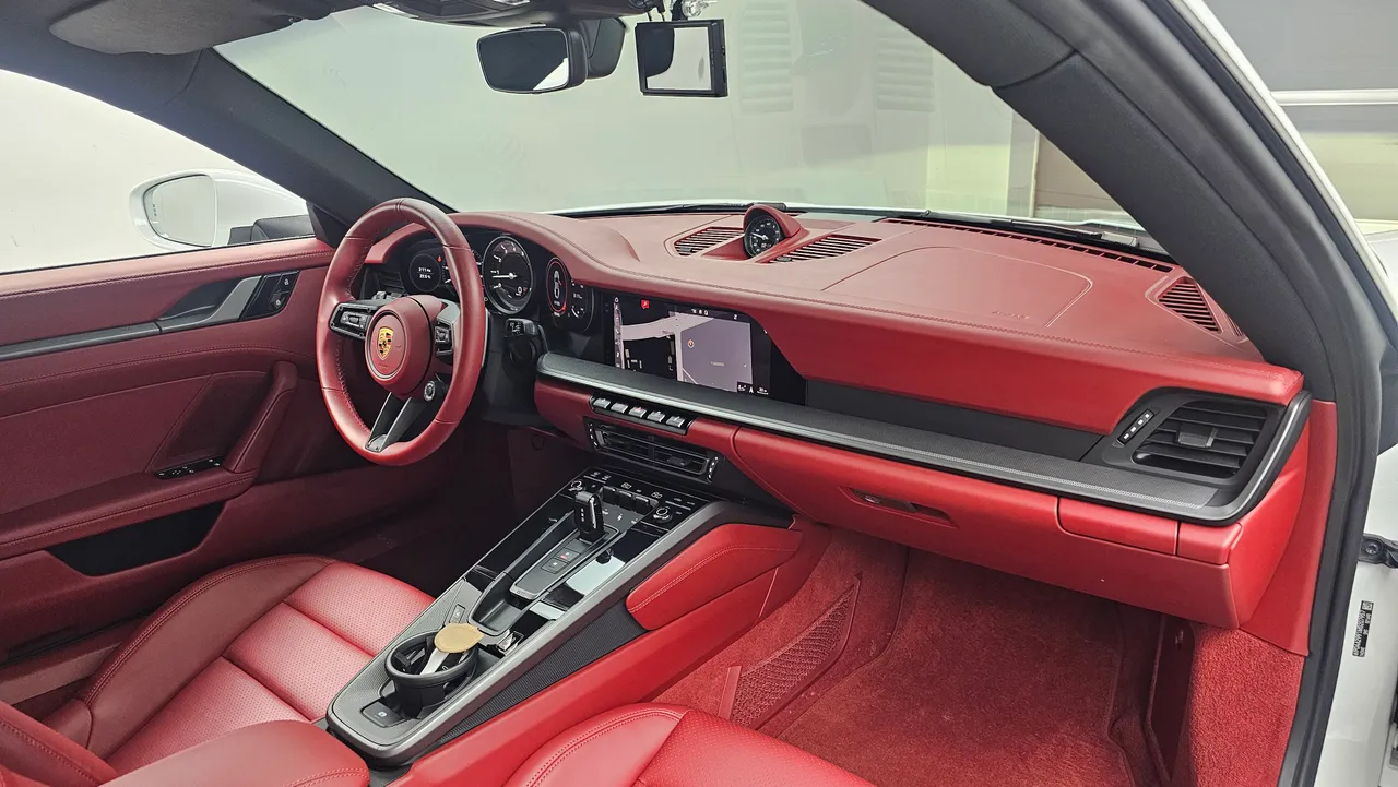 Porsche 911 (992) Carrera