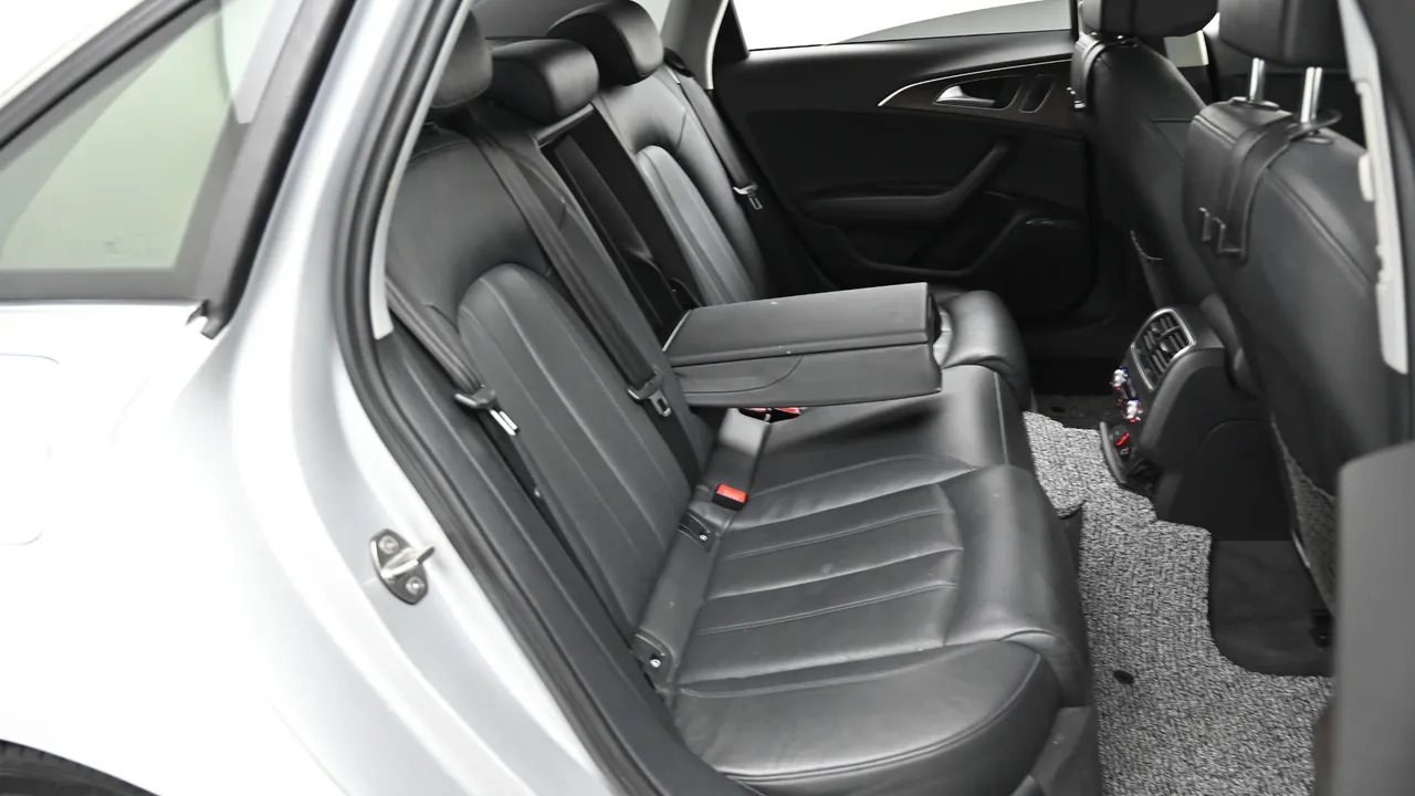 Audi A6 — miniaturë 12