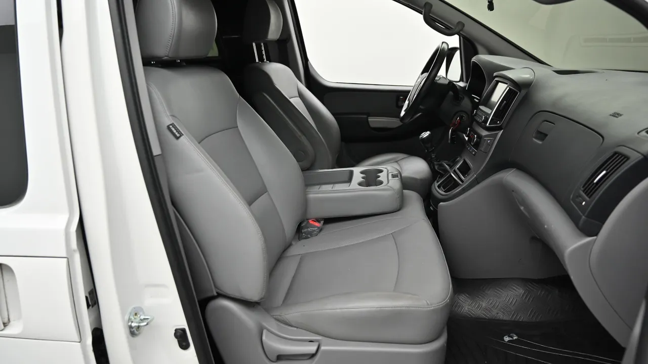 Hyundai Starex — miniaturë 10