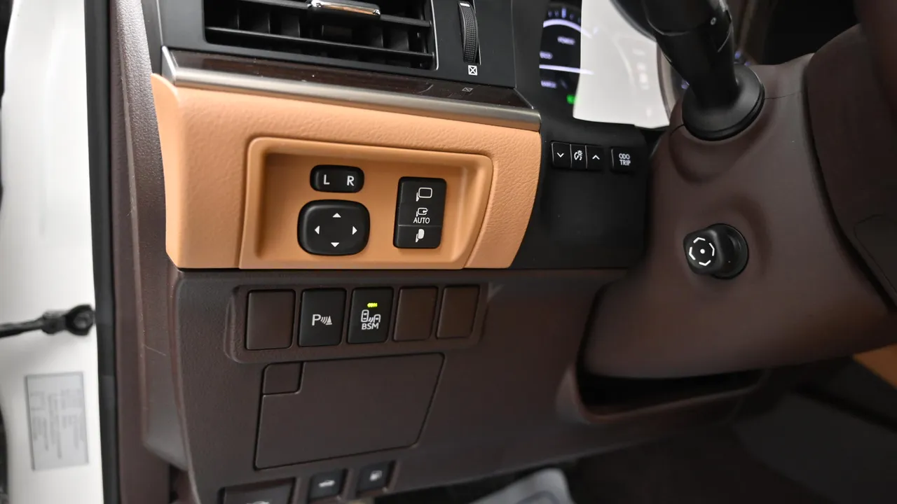 Lexus ES — miniaturë 17