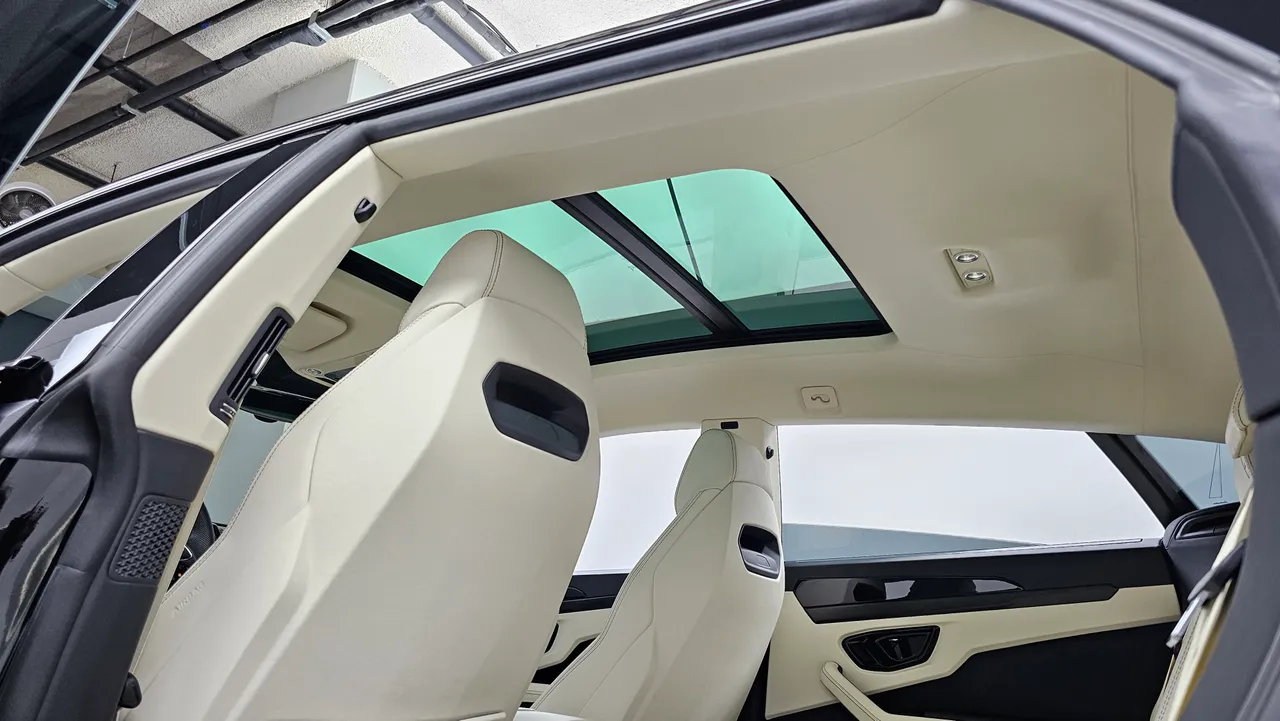 Lamborghini Urus — miniaturë 18