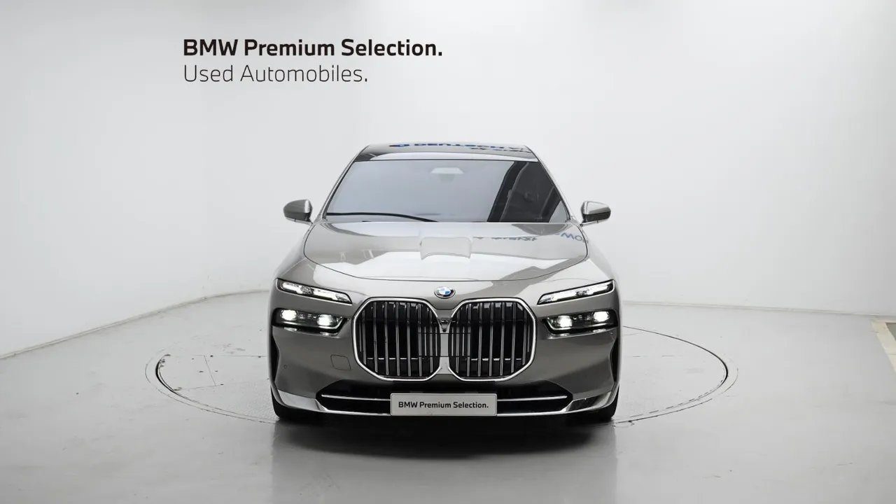 BMW 7er — miniaturë 3