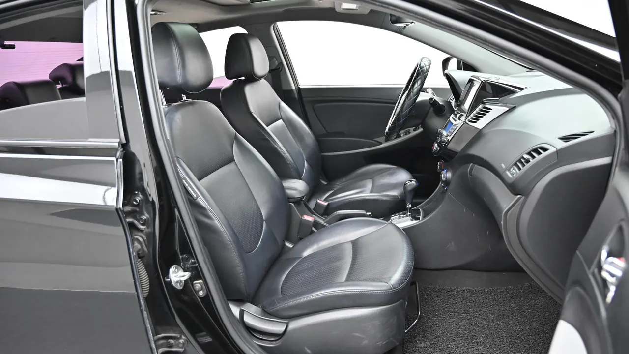 Hyundai Accent — miniaturë 10