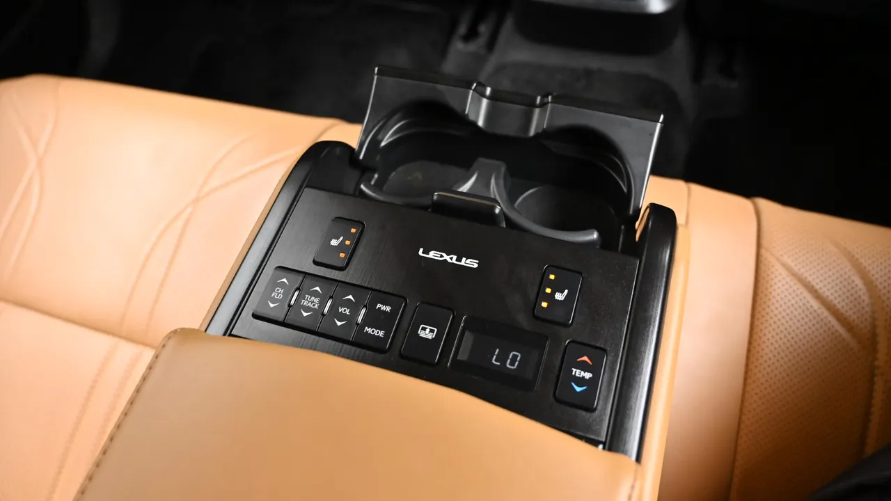 Lexus ES — miniaturë 16