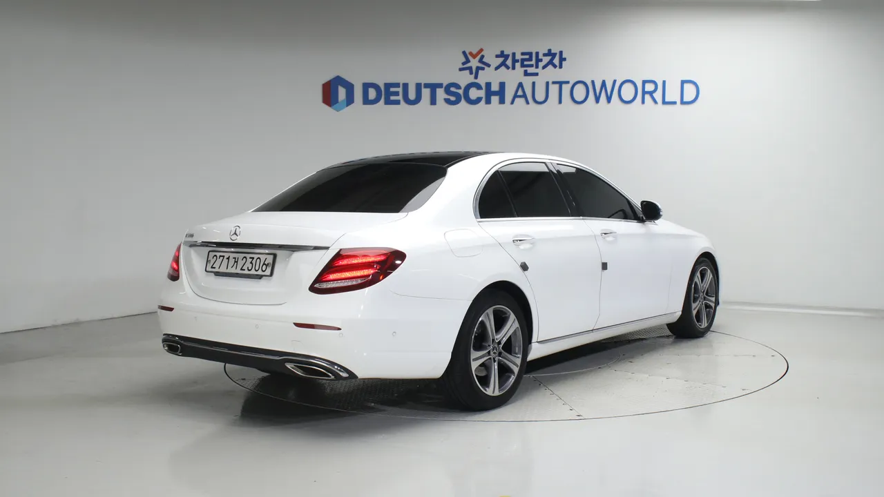 Mercedes-Benz E-klasse — miniaturë 2