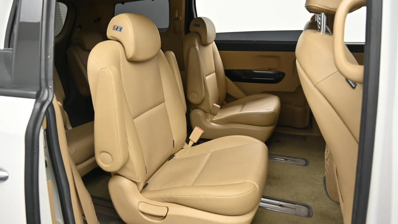 Kia Carnival — miniaturë 12