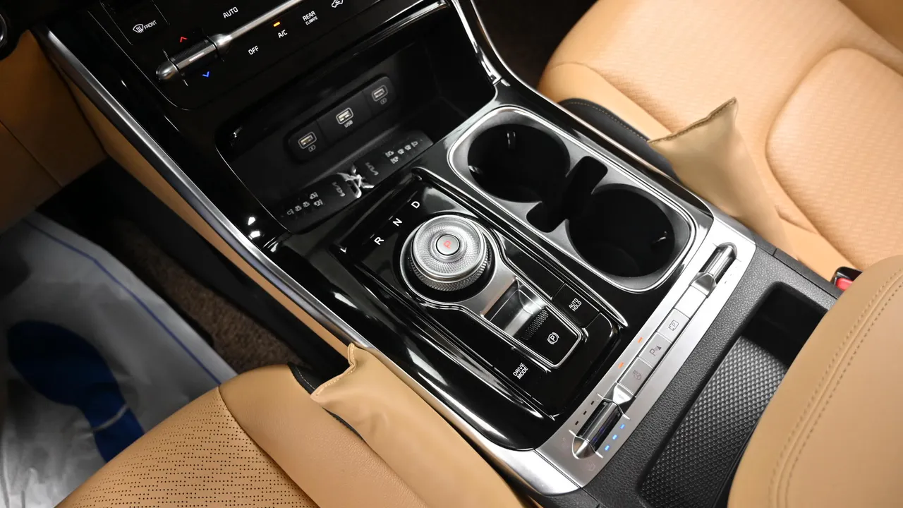 Kia Carnival — miniaturë 9