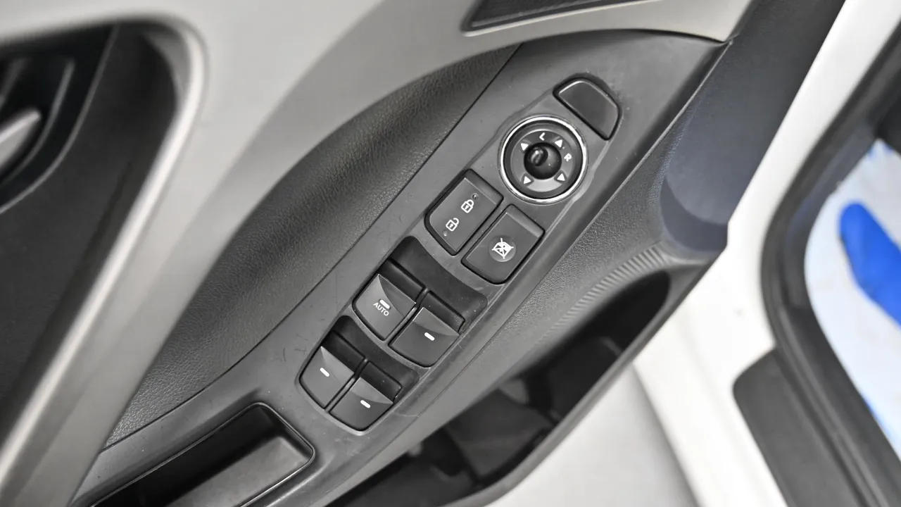 Hyundai Avante — miniaturë 18