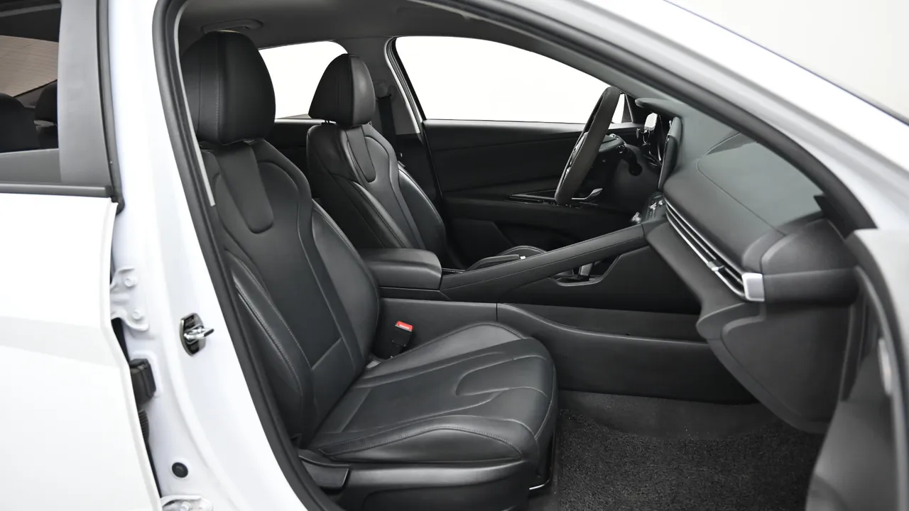 Hyundai Avante — miniaturë 10