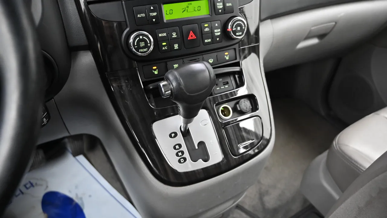 Kia Carnival — miniaturë 9