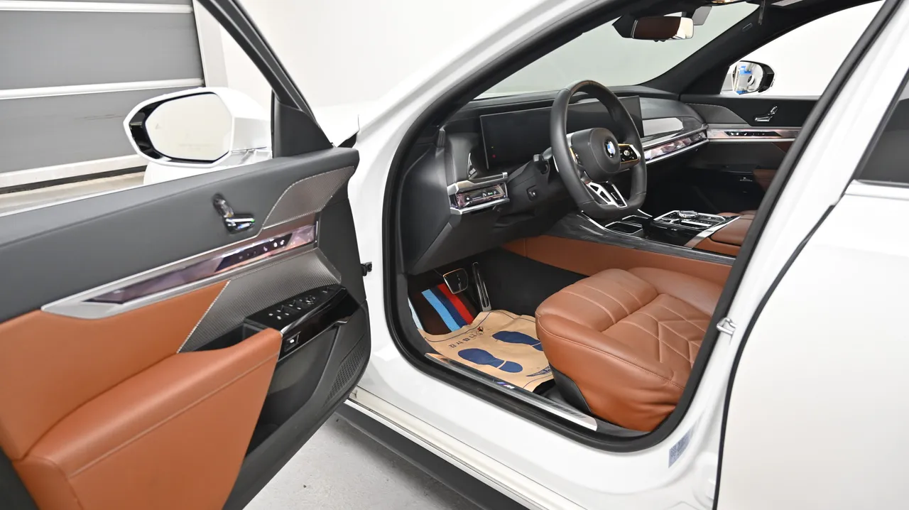 BMW 7er — miniaturë 11