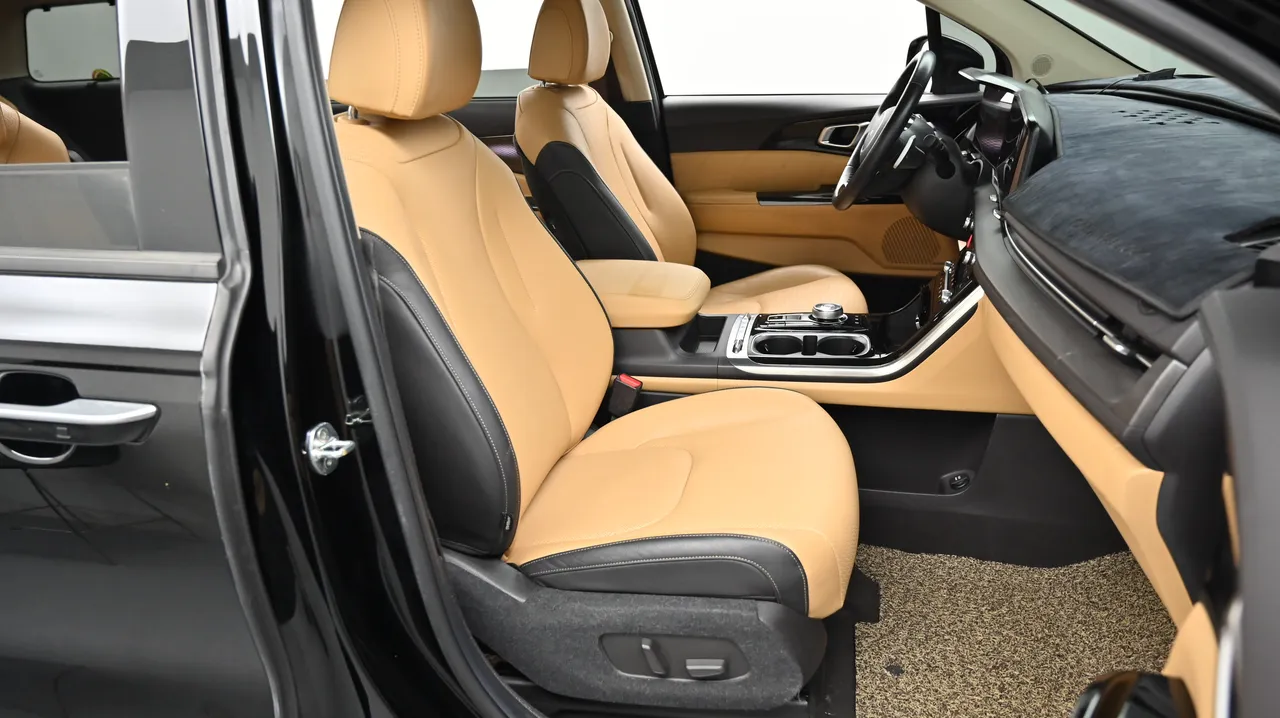 Kia Carnival — miniaturë 10
