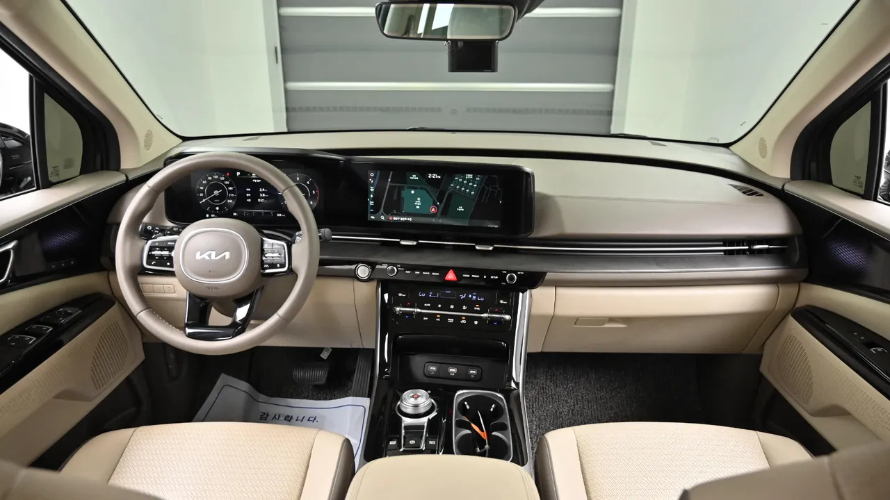 Kia Carnival — miniaturë 7