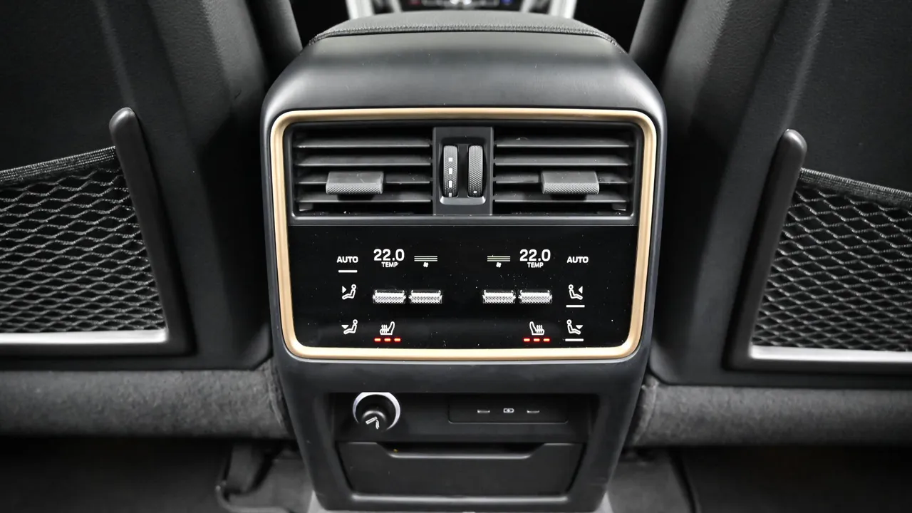 Porsche Cayenne — miniaturë 25