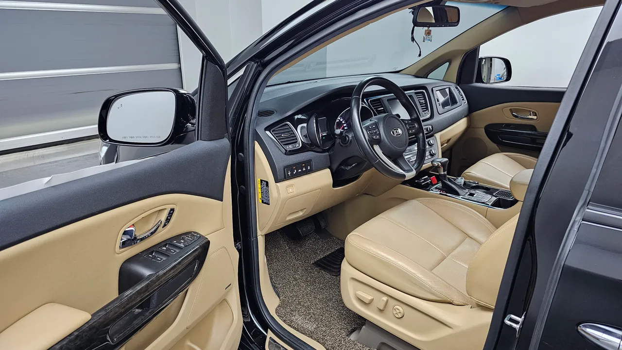 Kia Carnival — miniaturë 11