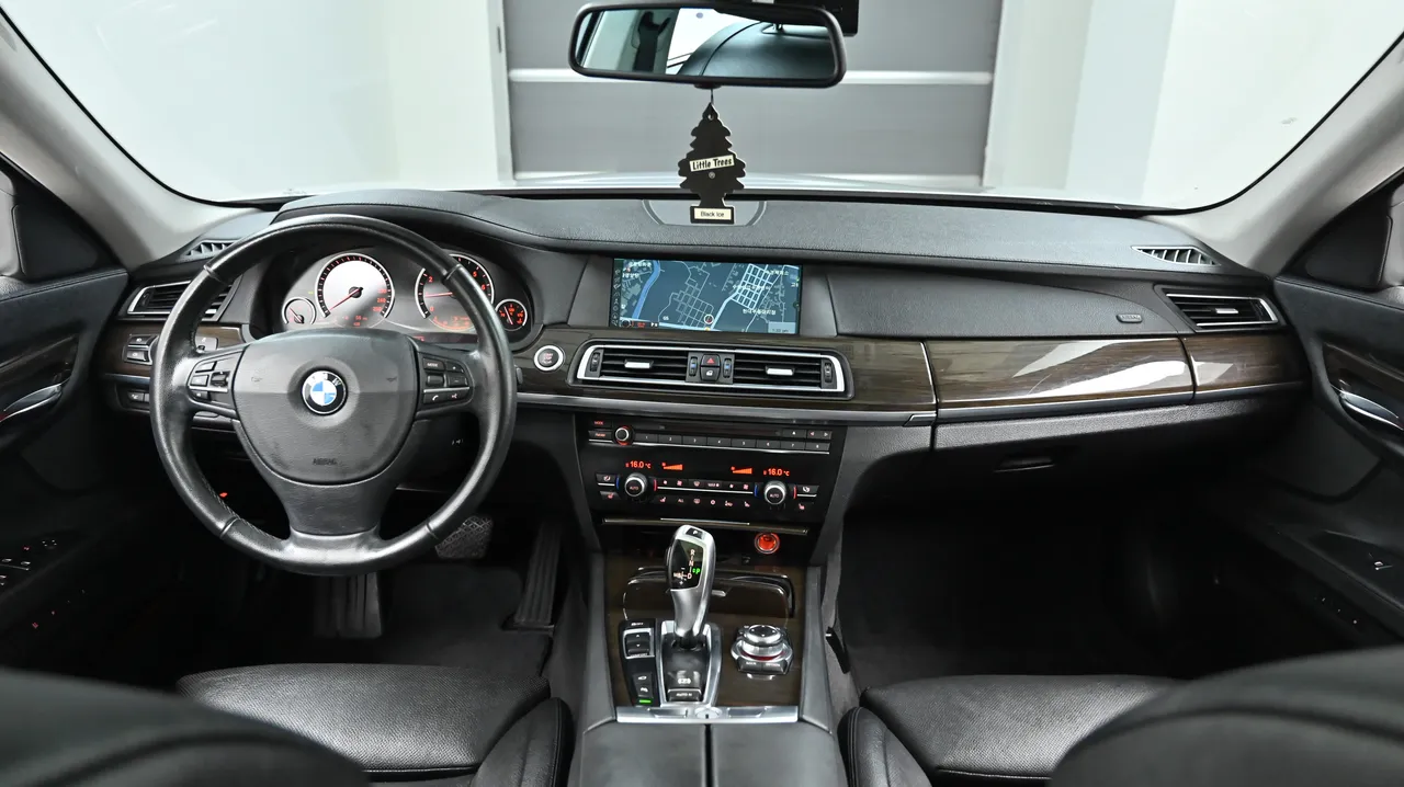 BMW 7er — miniaturë 7