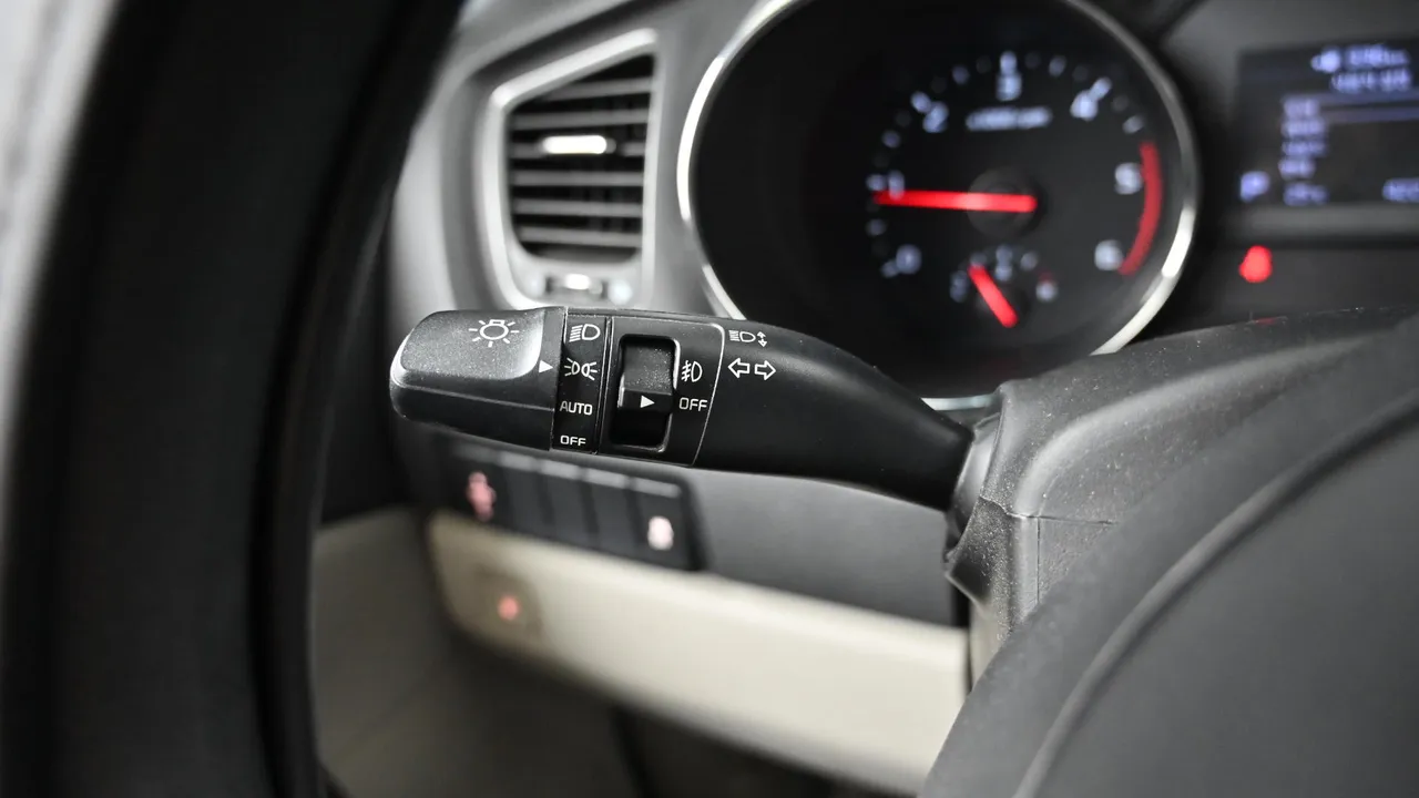 Kia Carnival — miniaturë 16