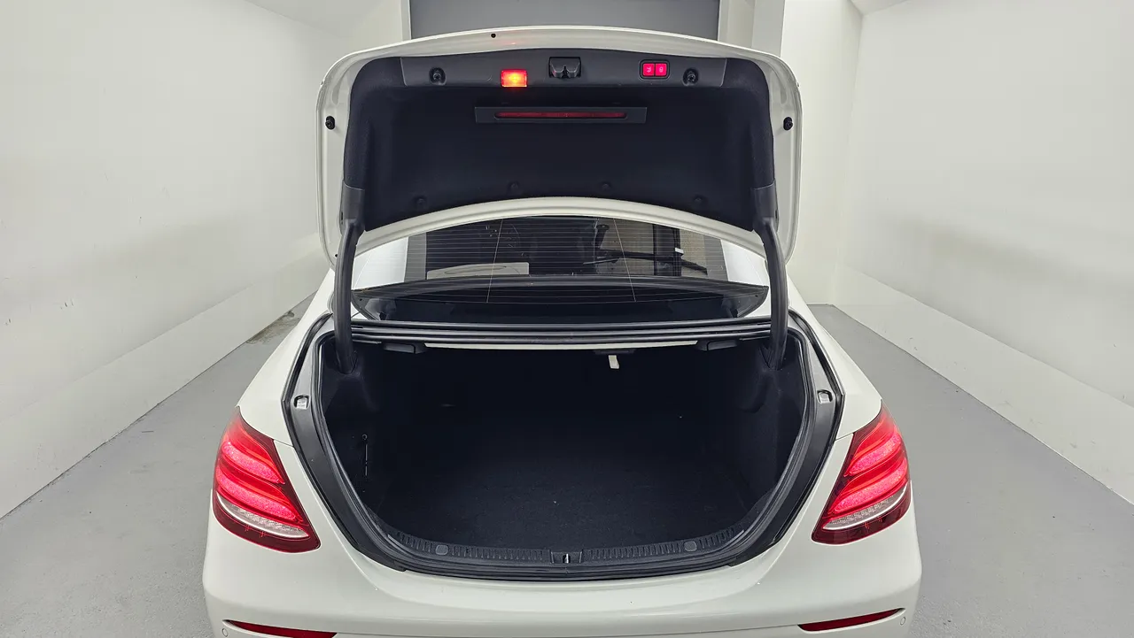 Mercedes-Benz E-klasse — miniaturë 19