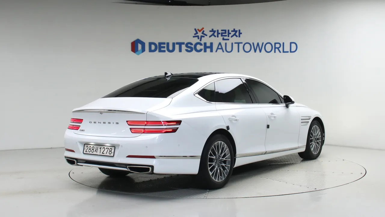 Genesis G80 — miniaturë 2