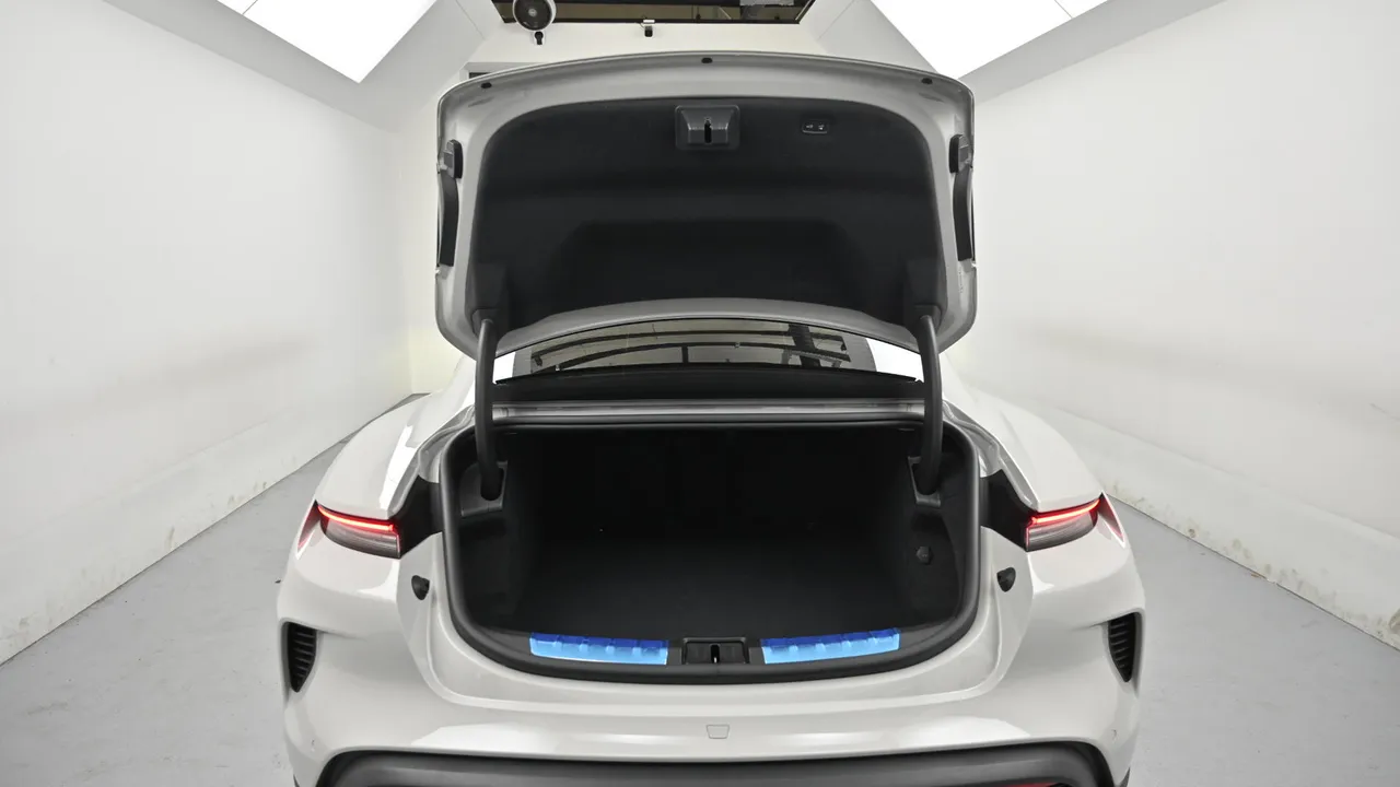 Porsche Taycan — miniaturë 29