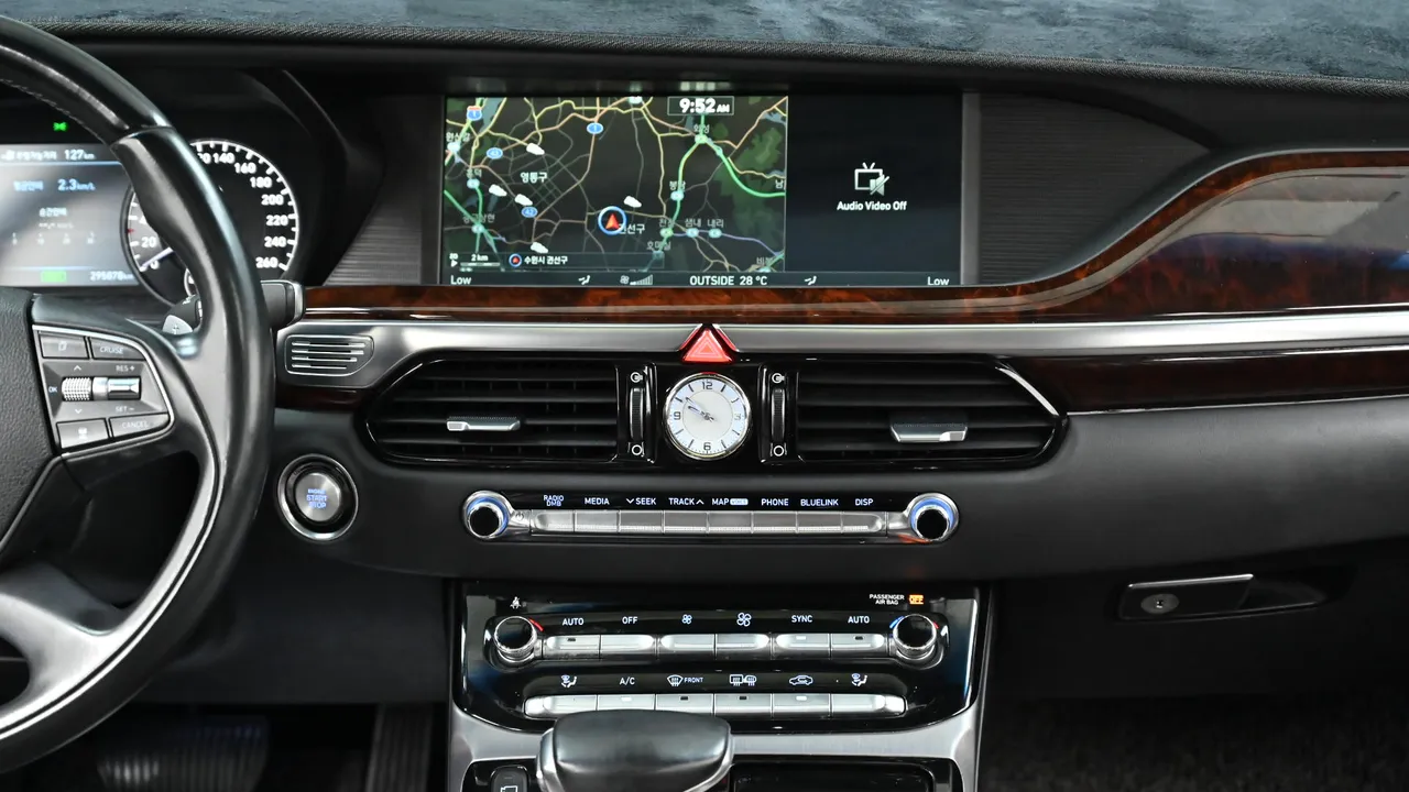 Genesis G90 — miniaturë 14