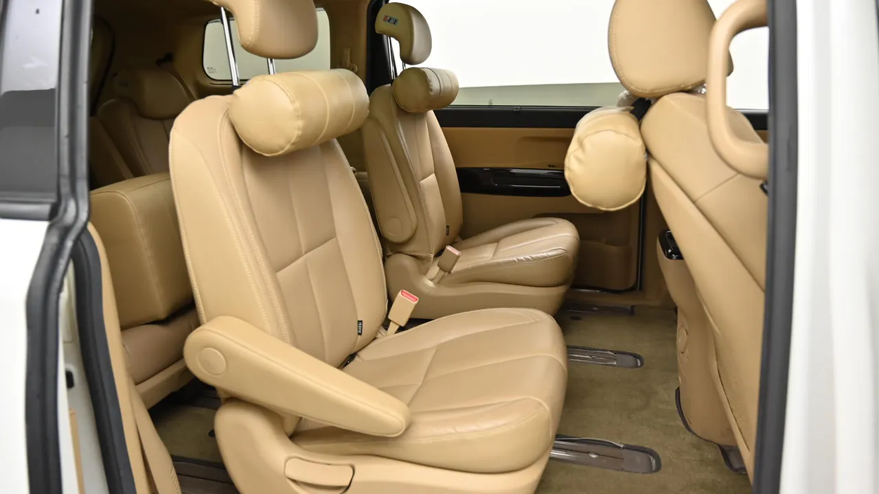Kia Carnival — miniaturë 12