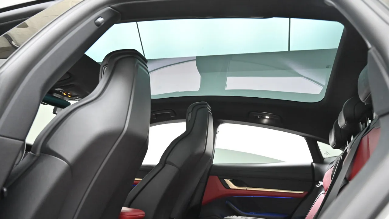 Porsche Taycan — miniaturë 28