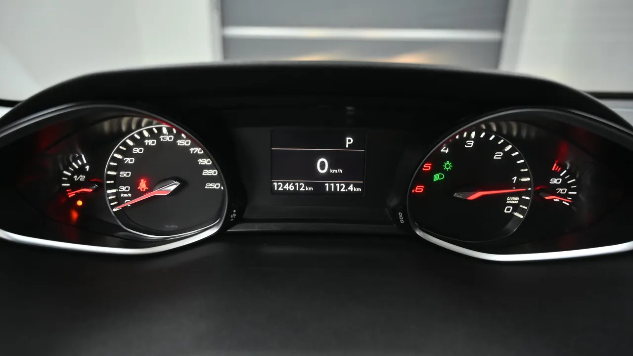 Peugeot 308 2nd Generation 1.6 BlueHDi Active
