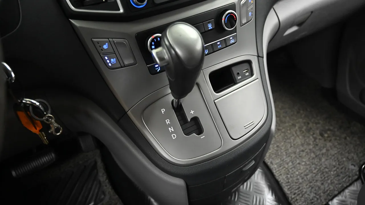 Hyundai Starex — miniaturë 9
