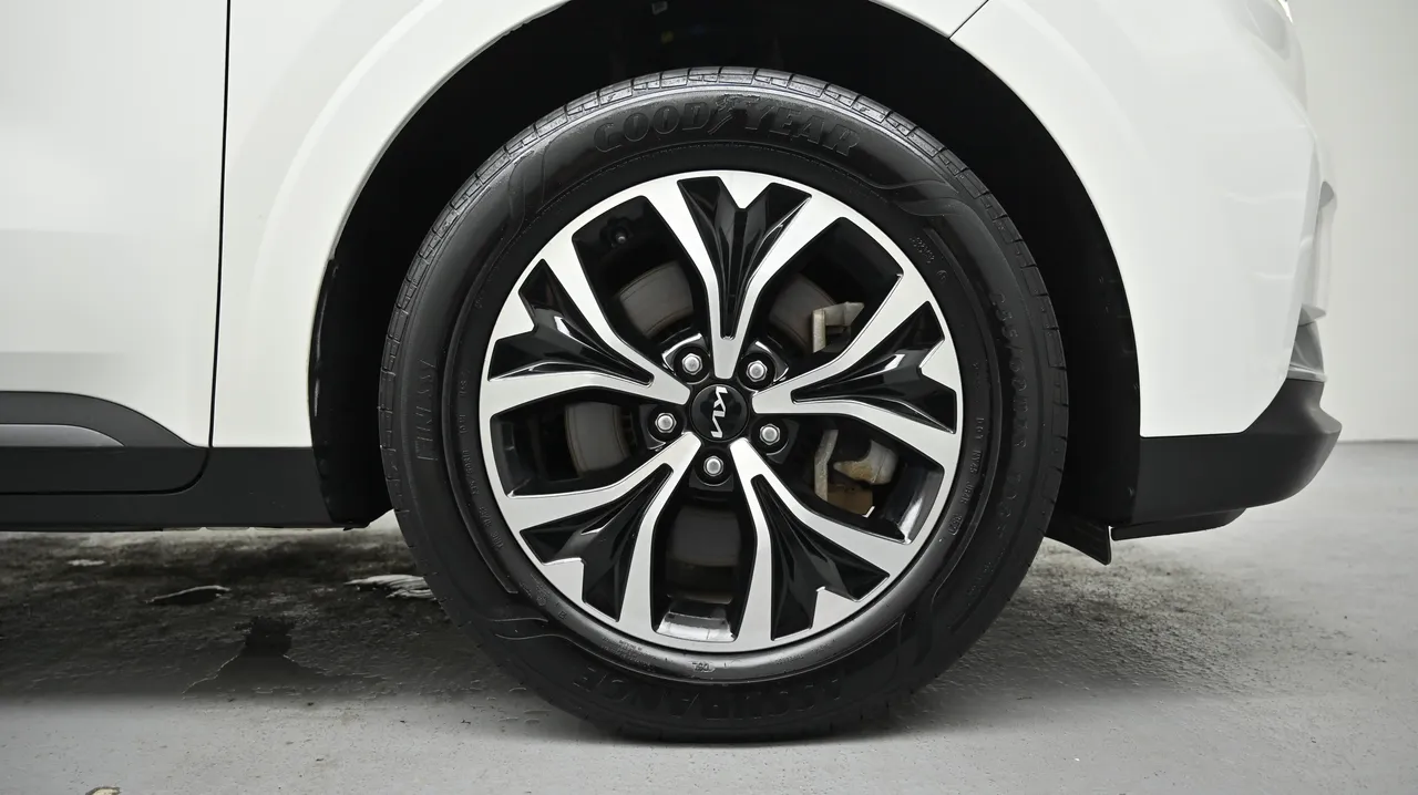Kia Carnival — miniaturë 5