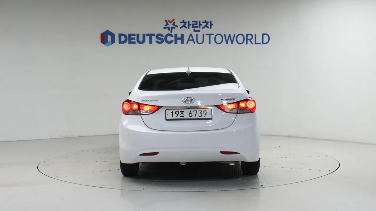 Hyundai Avante — miniaturë 4