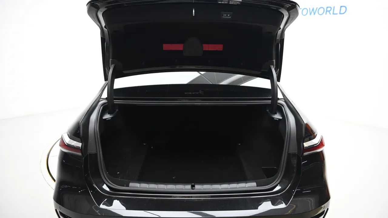 BMW 7er — miniaturë 29
