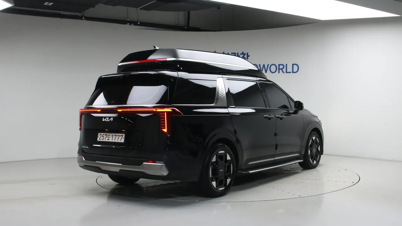 Kia Carnival — miniaturë 2