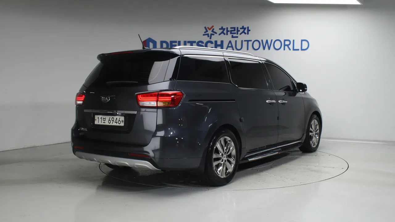Kia Carnival — miniaturë 2