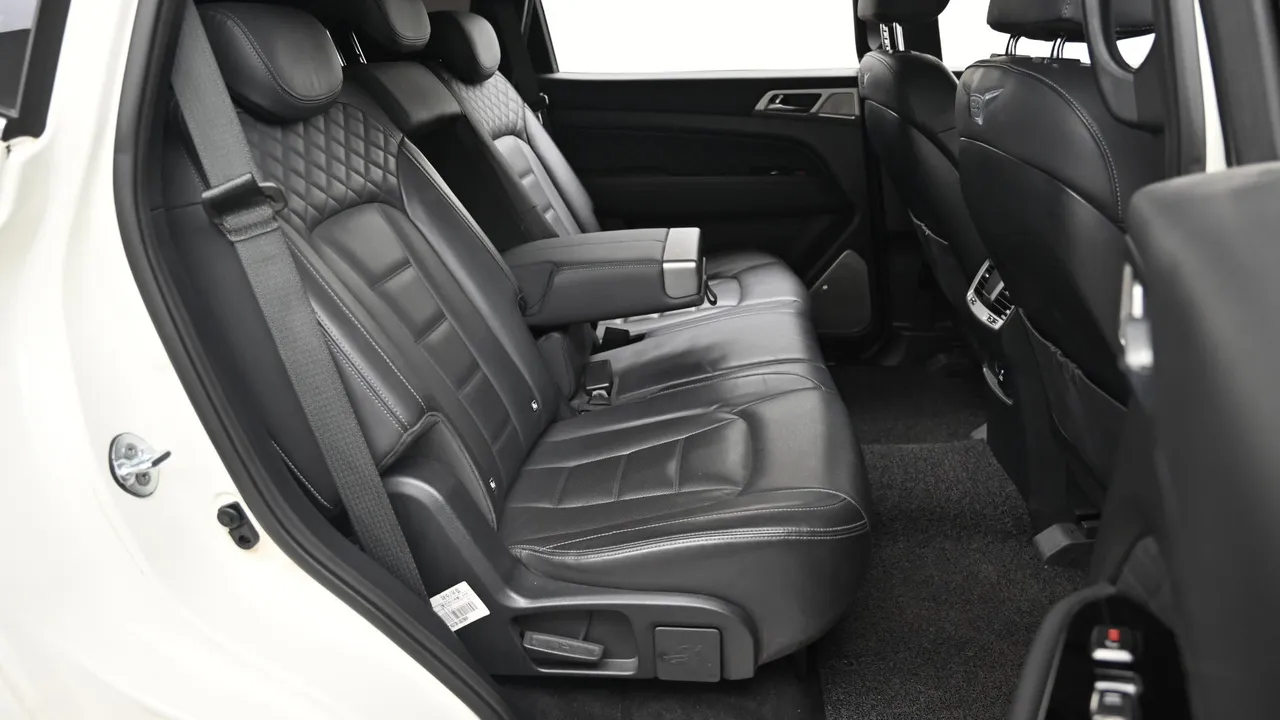SsangYong Rexton — miniaturë 12
