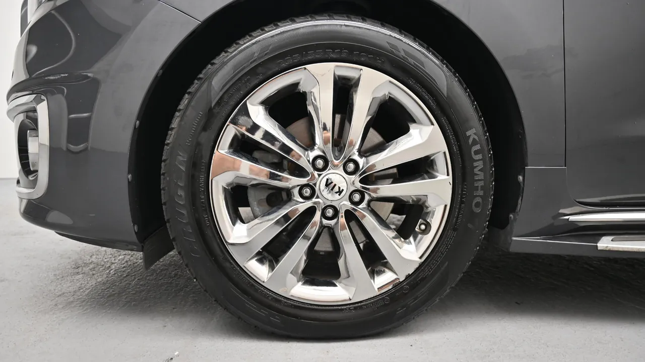 Kia Carnival — miniaturë 5
