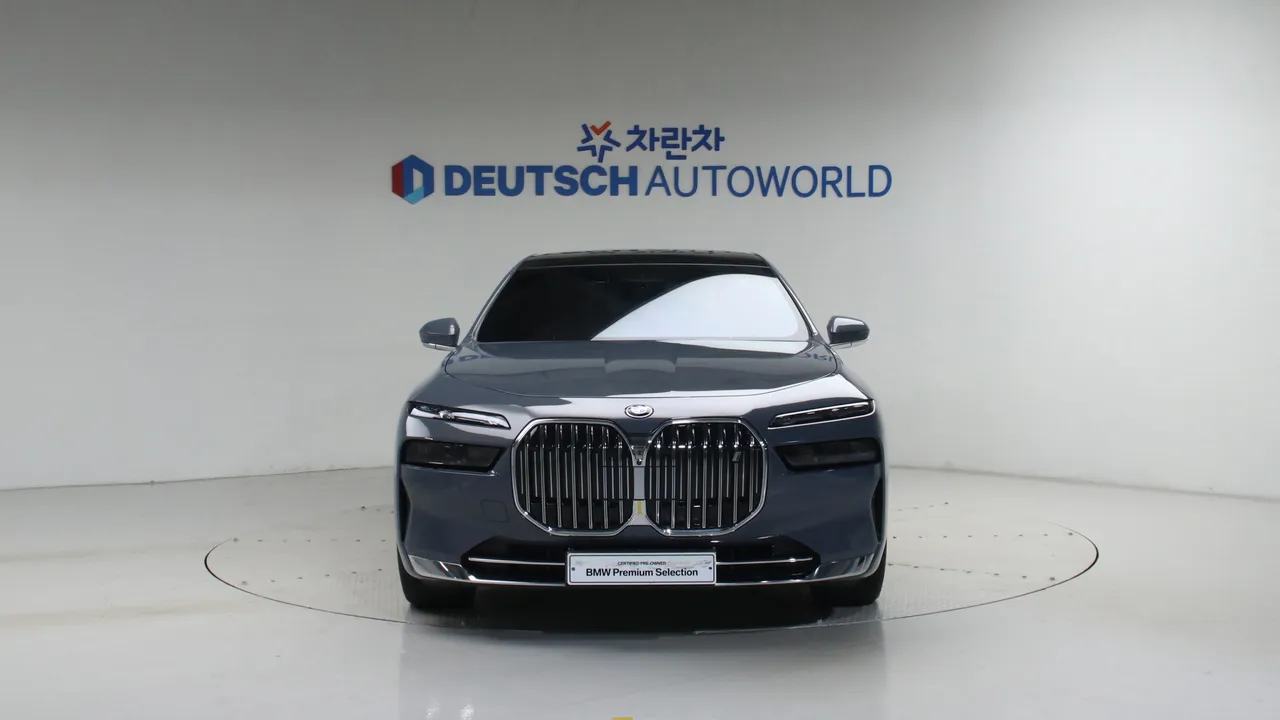 BMW i7 — miniaturë 3