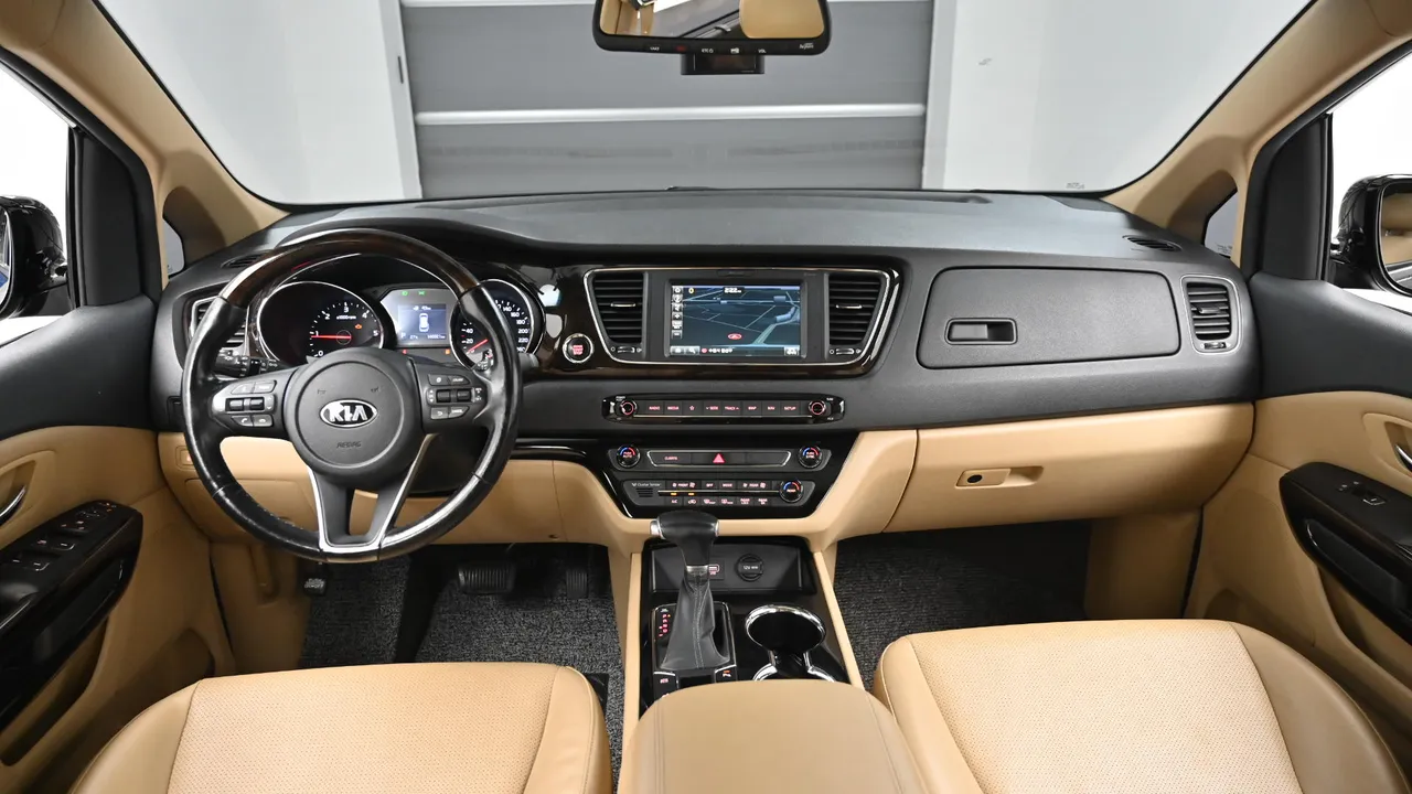 Kia Carnival — miniaturë 7