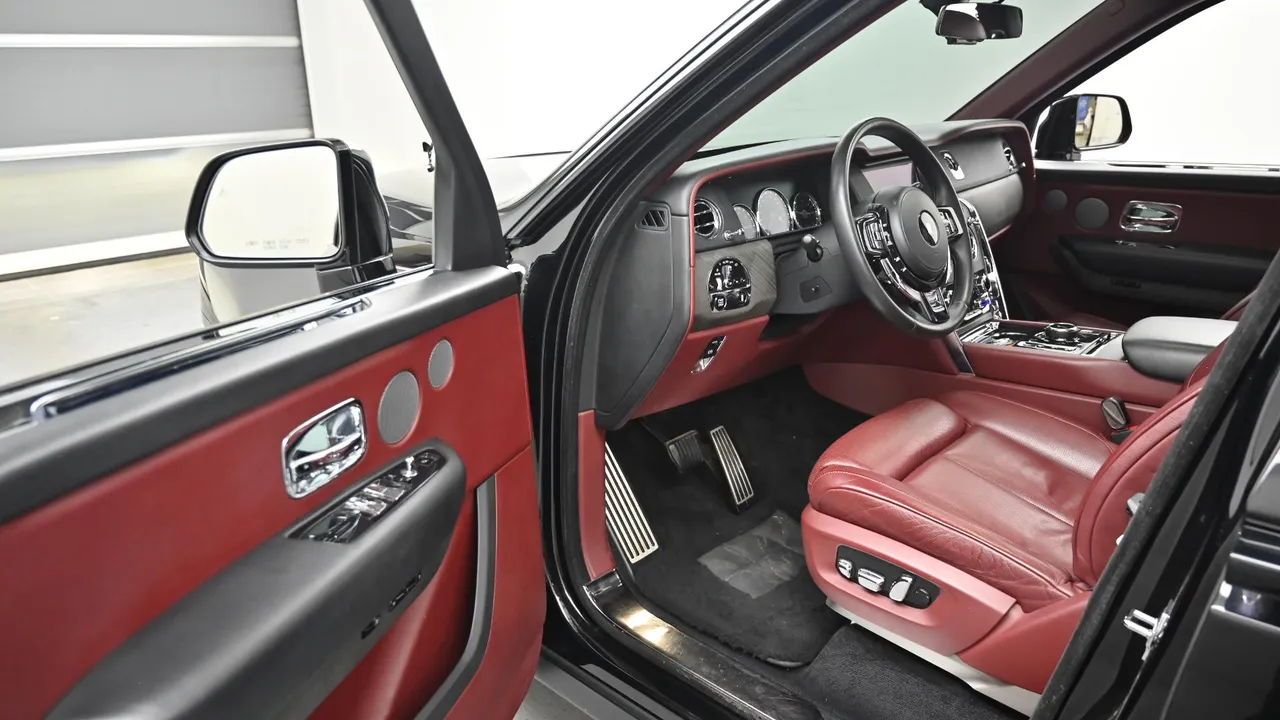Rolls-Royce Cullinan — miniaturë 11