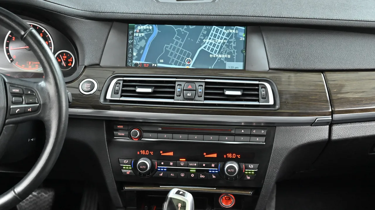 BMW 7er — miniaturë 14