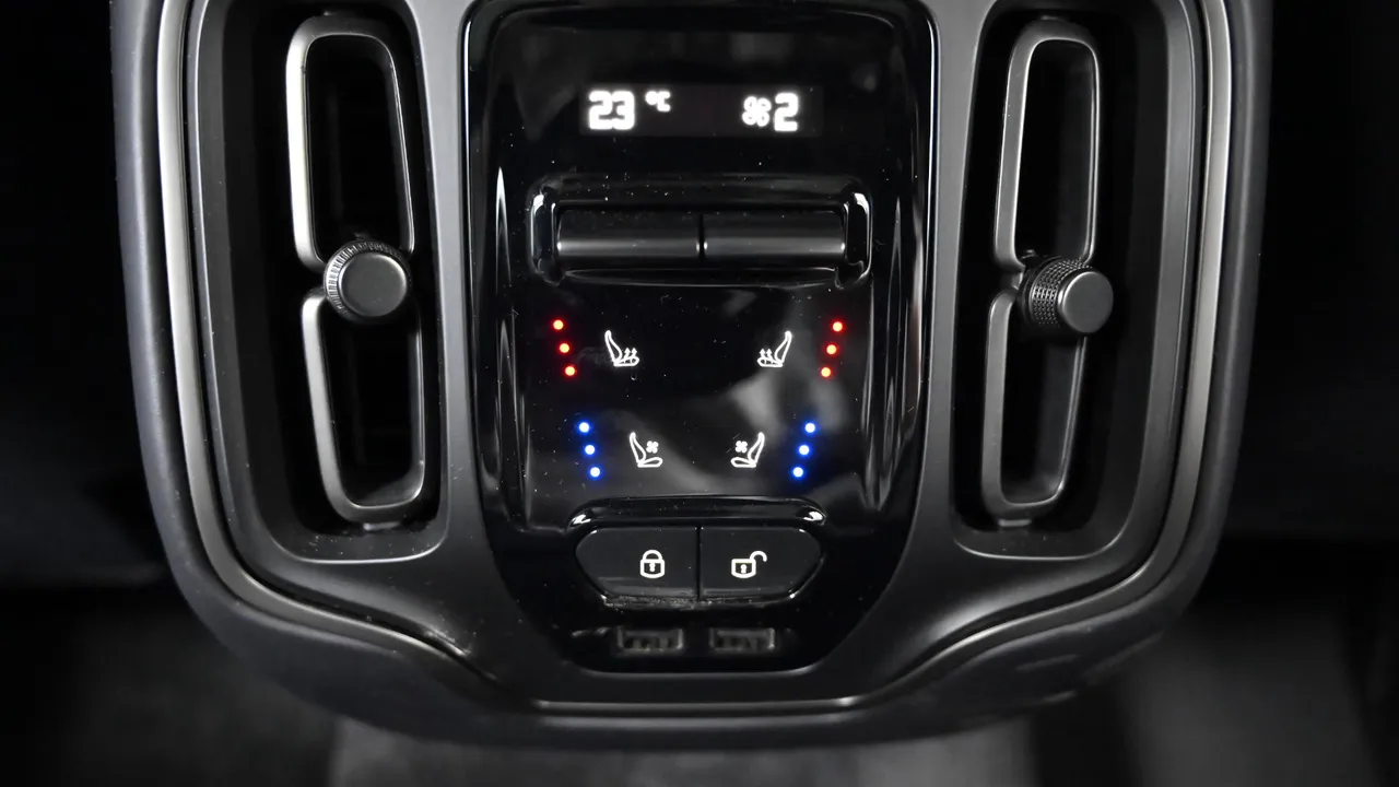 Aston Martin DBX — miniaturë 16