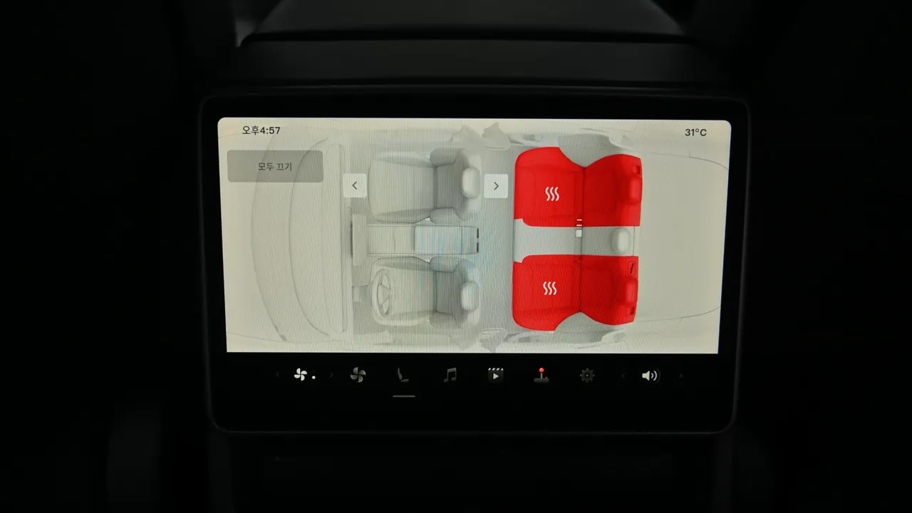 Tesla Model 3 — miniaturë 16