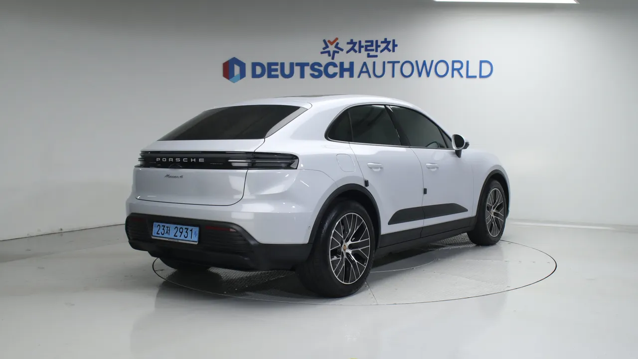 Porsche Macan — miniaturë 2